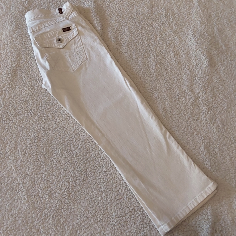 🌺 NEW White Bongo "Let Me B" Capri Jeans